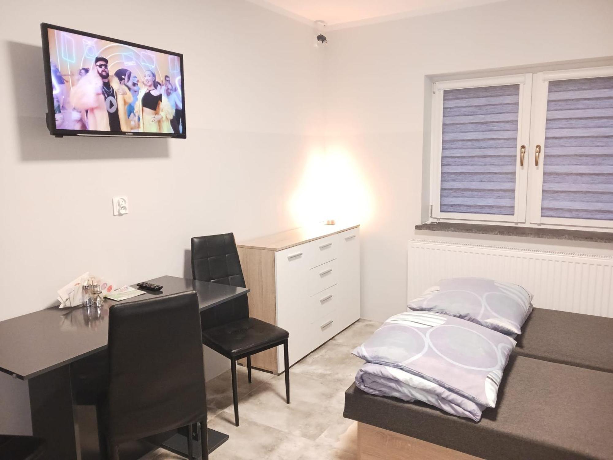 W.Mieczowa Apartment ชวีโนวิชแจ ภายนอก รูปภาพ